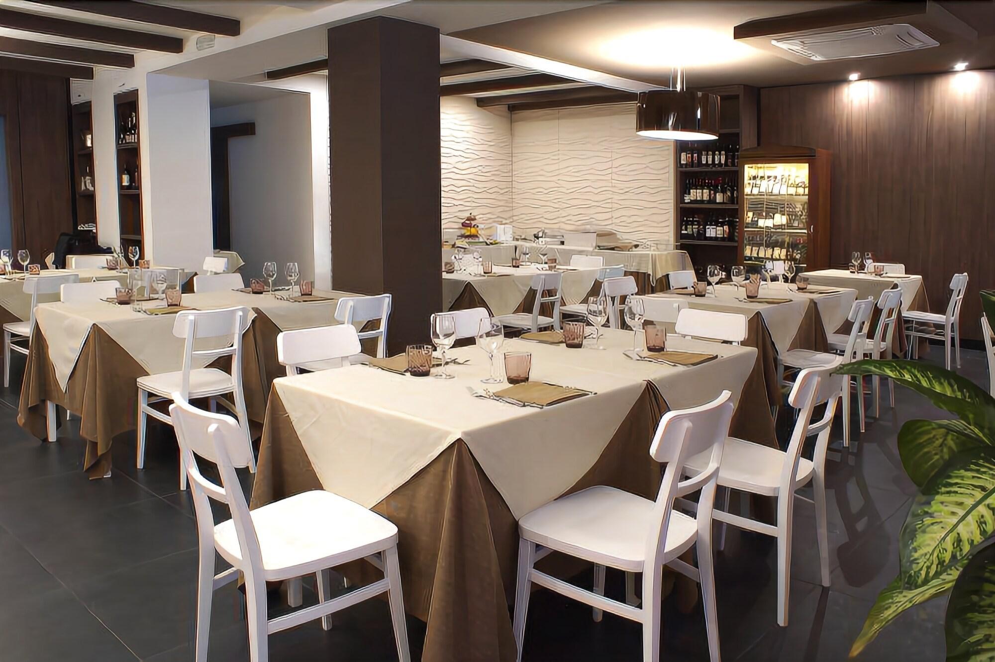 Hotel Leopardi Pomigliano d'Arco Extérieur photo