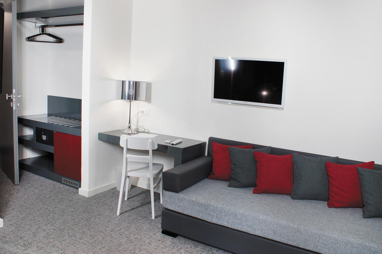 Hotel Leopardi Pomigliano d'Arco Extérieur photo