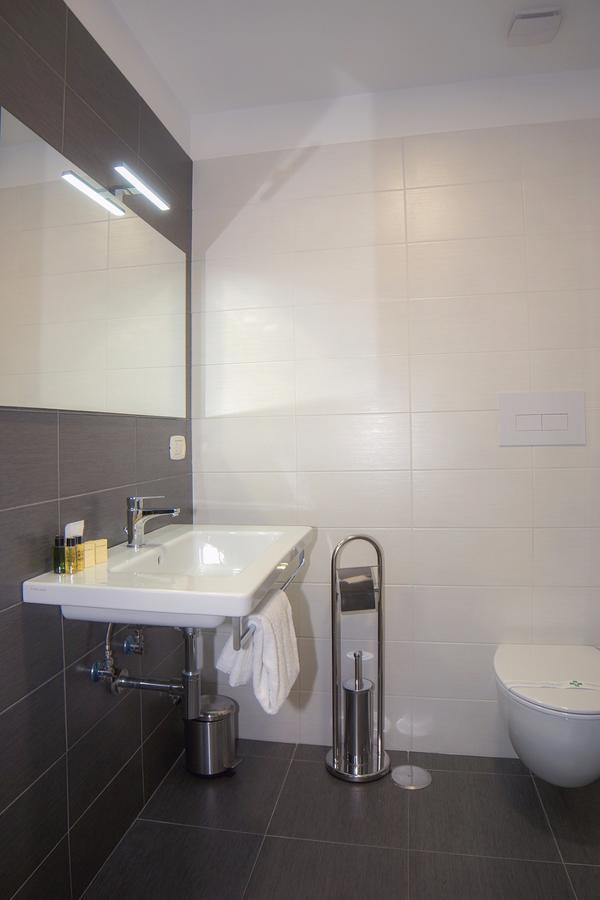 Hotel Leopardi Pomigliano d'Arco Extérieur photo